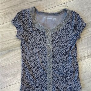 Abercrombie Kids Gray Leopard Button-Up Shirt